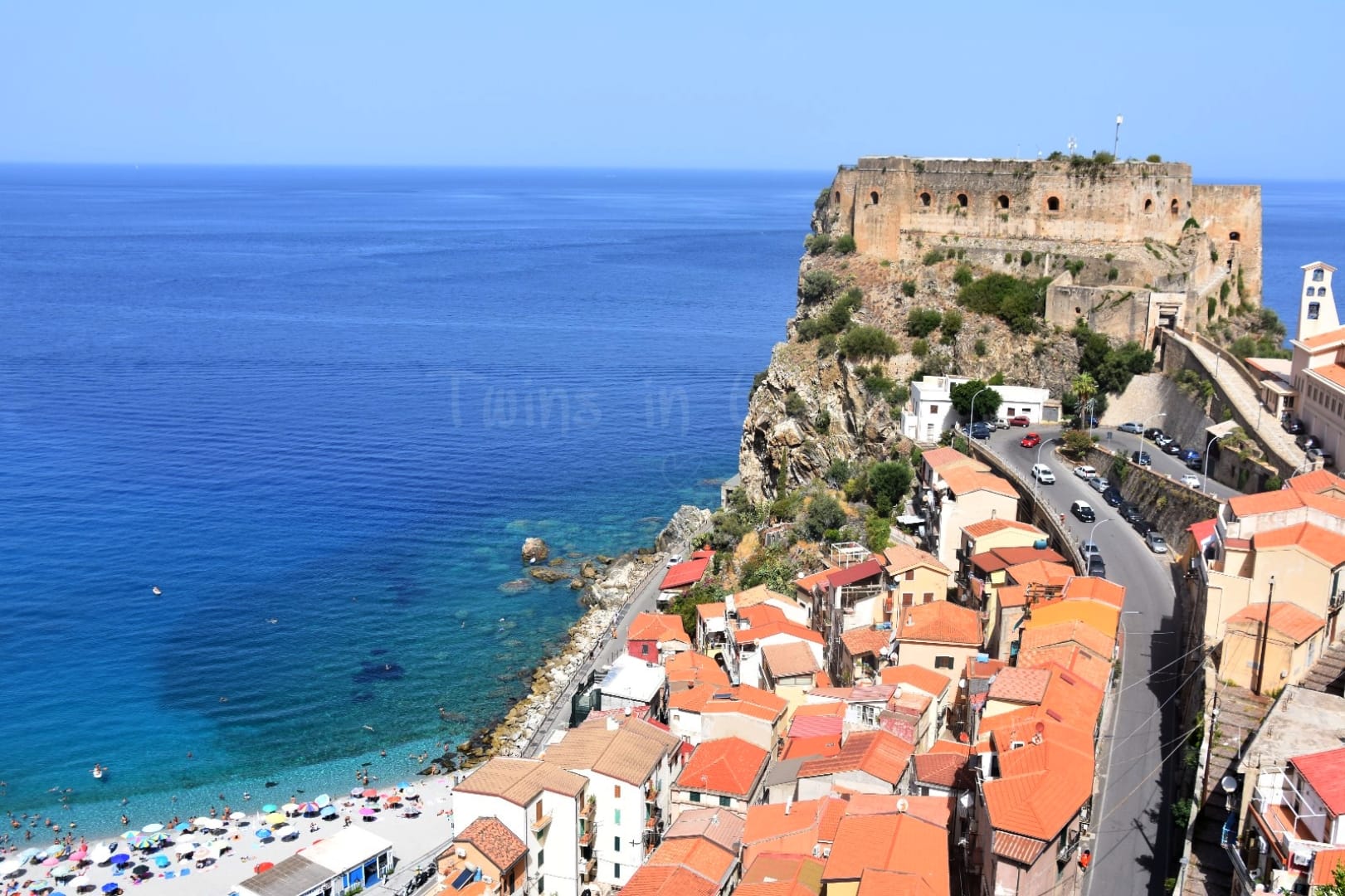 Il Promontorio di Scilla dominato dal Castello Ruffo